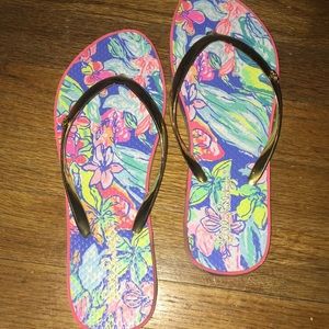 Iilly Pulitzer flip flops